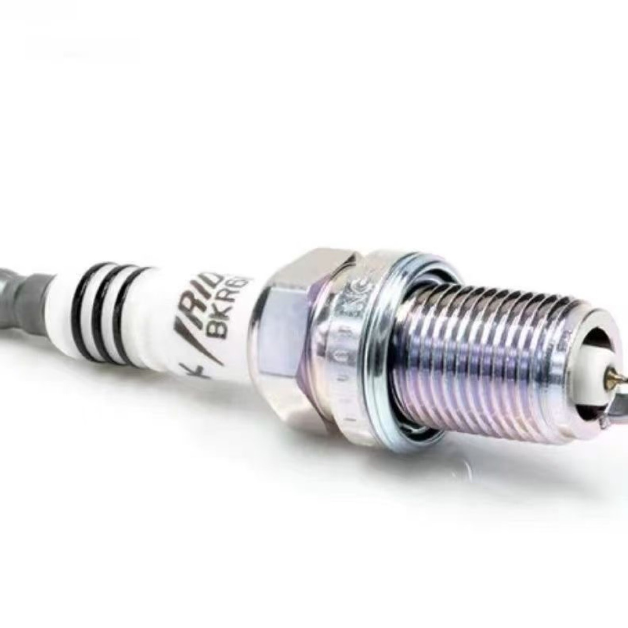 Ngk4272Bkr6Eix-11 Spark Plug for Old Bora, Swift, Sx4, Excelle, Haval H6, H3