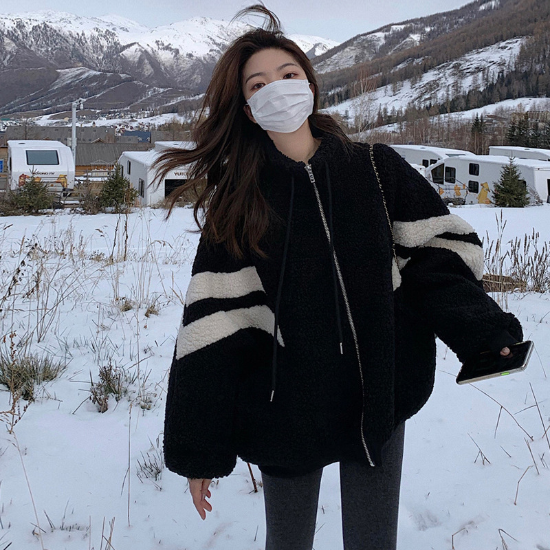 黑白拼色羊羔毛外套女冬季2023年新款韩版宽松加厚保暖棉服上衣潮