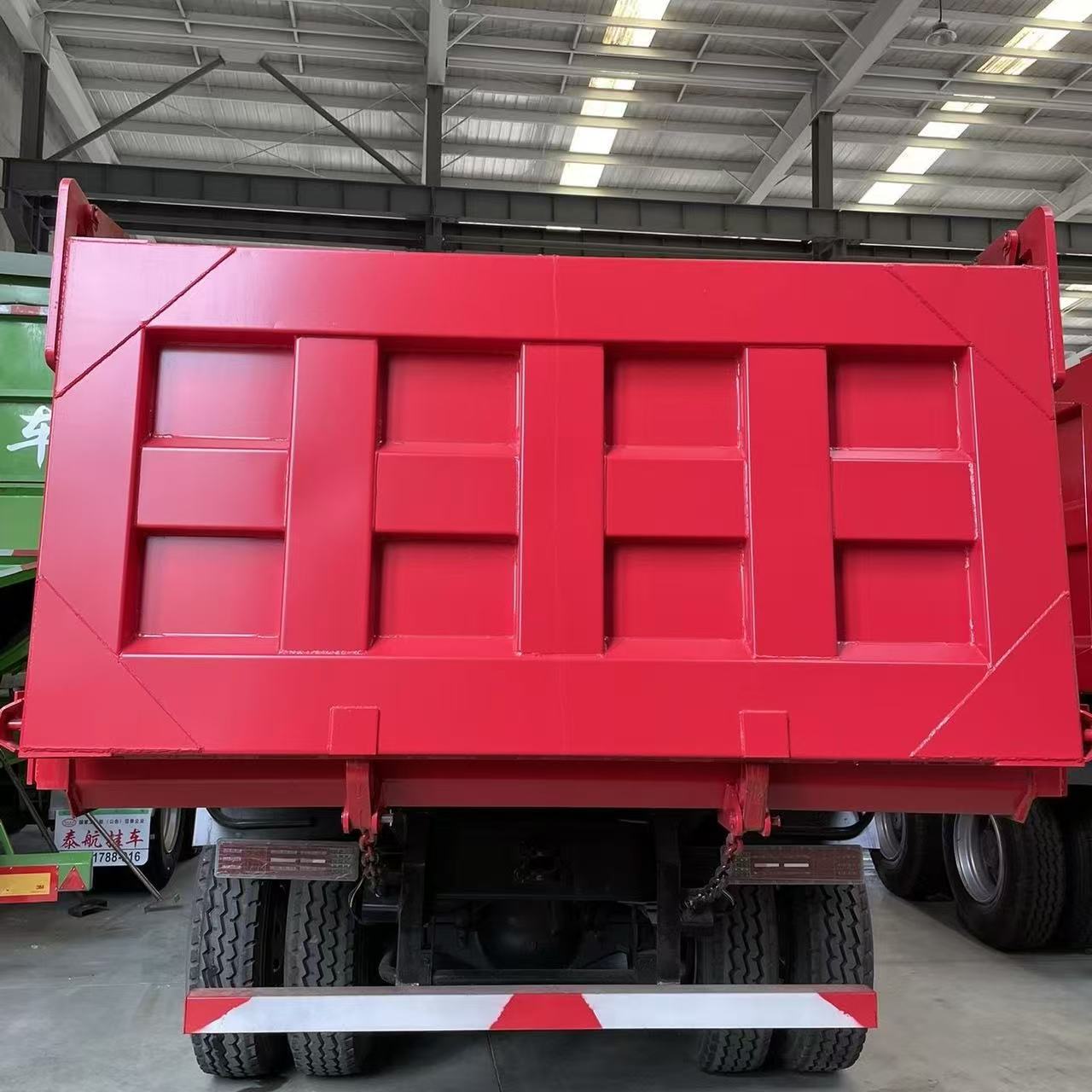 Cross-Border Supply of Shaanxi Automobile F3000 Heavy-Duty Dump Trucks 6*4/8*4, Overseas Engineering Vehicles, and Dump Trucks