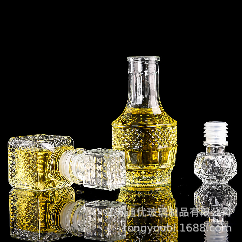 Pequeña botella de vino de vidrio resistente a altas temperaturas decantador a prueba de fugas pequeña botella de vino decoración moderna simple 50ml-150ml separador de vino