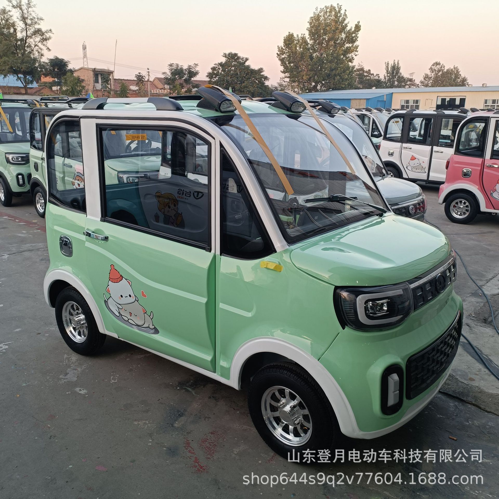 Nuevo modelo de scooter eléctrico doméstico de cuatro ruedas, suministro directo del fabricante, scooter de movilidad de nueva energía híbrido gasolina-eléctrico, scooter con batería, motocicleta eléctrica.