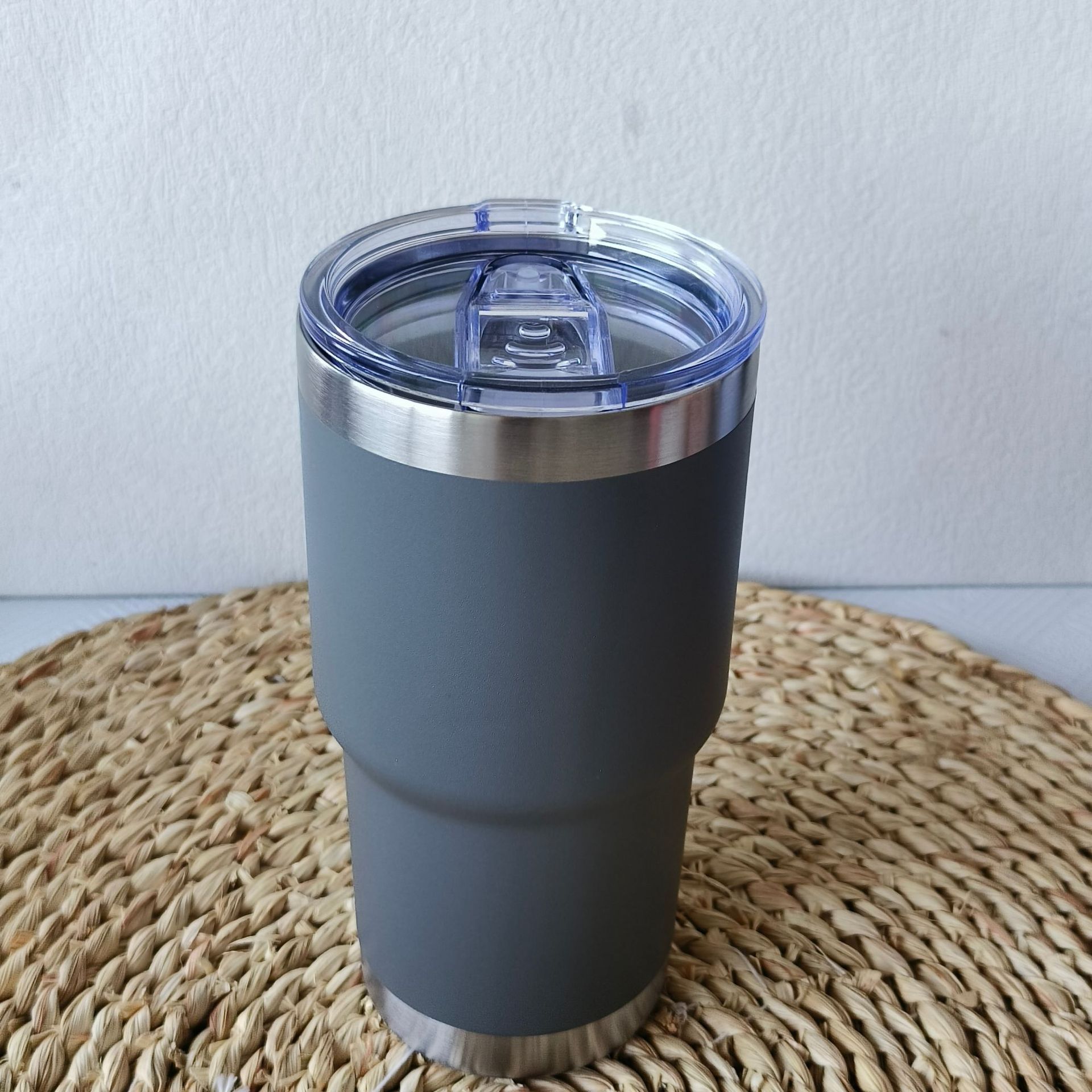 20oz tazas de automóviles de inyección 304 acero inoxidable doble aislamiento térmico para automóviles tazas de hielo tazas de cerveza botellas de aislamiento térmico