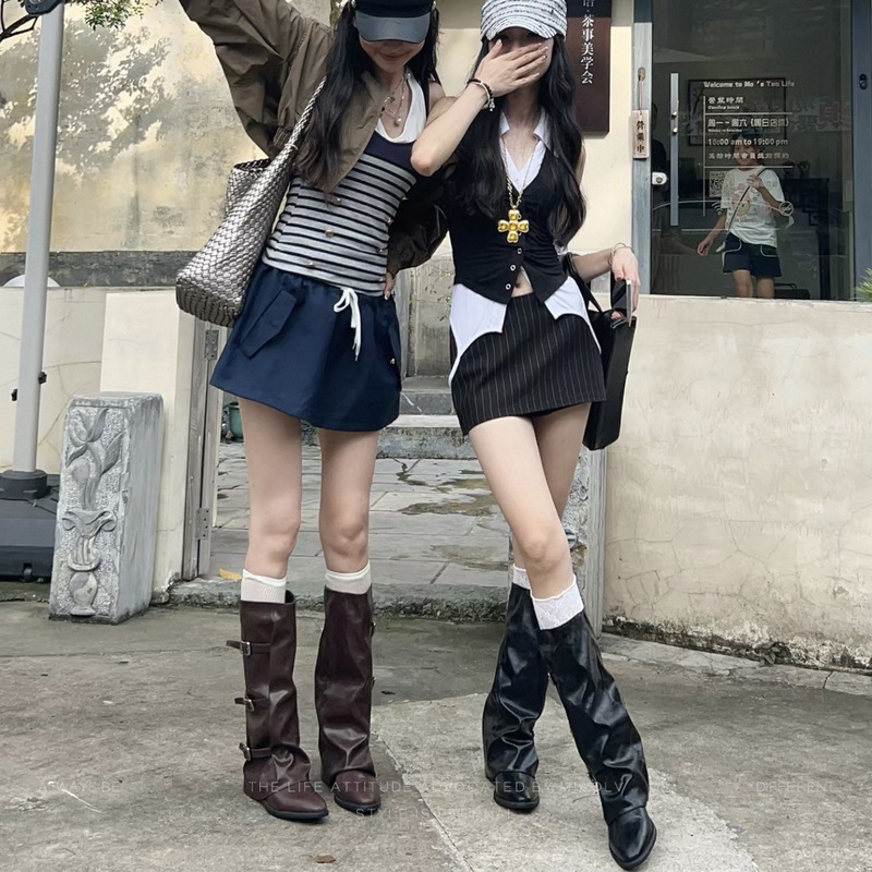 2026 Autumn Niche Design Multi-Button Pleated High-Tube Boots for Women, Flat Sole Pointed Toe Black Western Cowboy Long Boots 2026 Autumn Niche Design Multi-Button Pleated High-Tube Boots for Women, Flat Sole Pointed Toe Black Western Cowboy Long Boots