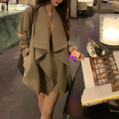 卡其色气质短款风衣女2025春秋新款宽松翻领系带小个子高级感外套