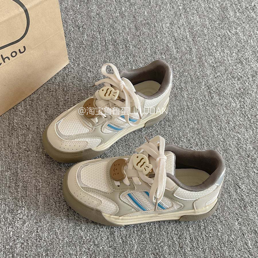 Redonda respirable fondo grueso pequeño pez pequeño zapatos blancos para mujeres 2026 nuevo verano explosivo skate zapatos deportivos casuales