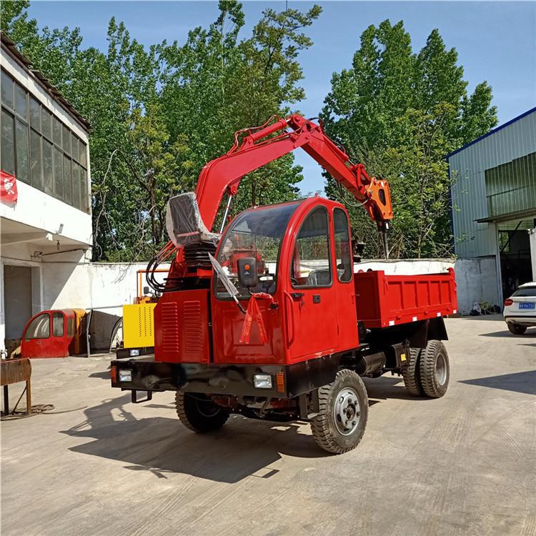 A diferencia de los vehículos de transporte, el vehículo multifuncional de túnel de barro es de gran carga