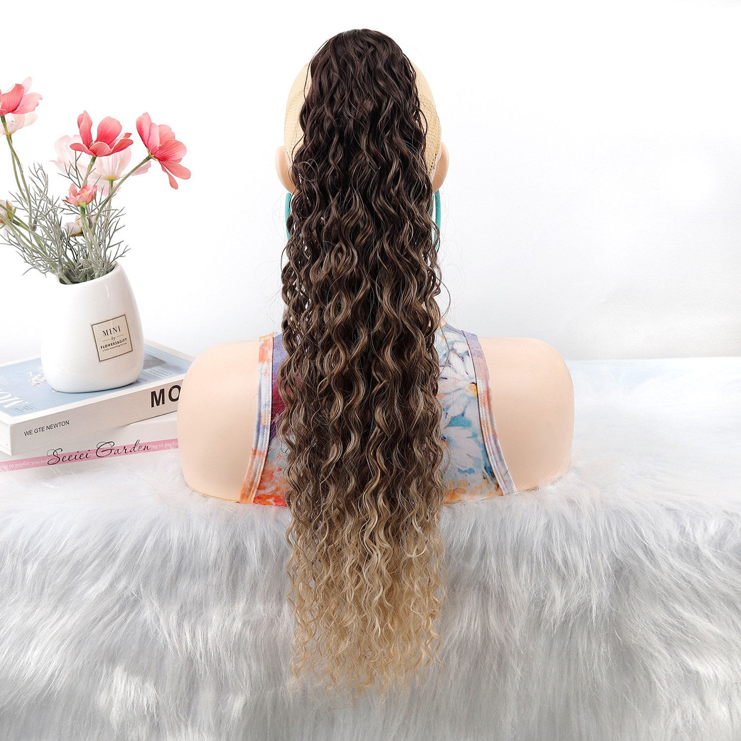 22 pulgadas comercio exterior agarrando clip de cabello rizado profundo cola de caballo esponjoso pequeño rollo natural latino trenzas de caballo fibra química peluca