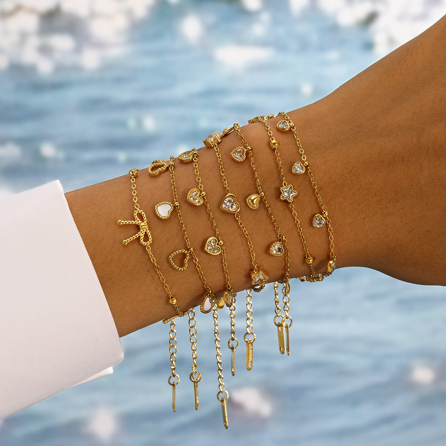 欧美时尚钛钢手链饰品个性气质轻奢高级感不锈钢爱心锆石手饰批发