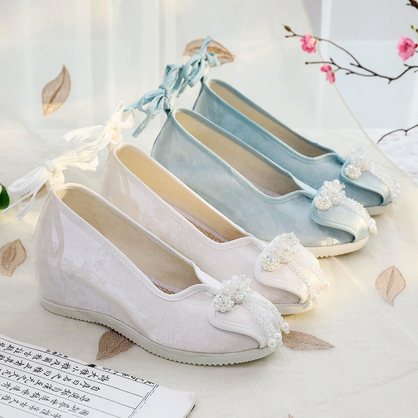 [Цветок из бисера] 2024 весна новые туфли ханьфу туфли на высоком каблуке с вышивкой туфли в старинном стиле женская обувь скрытой высоты