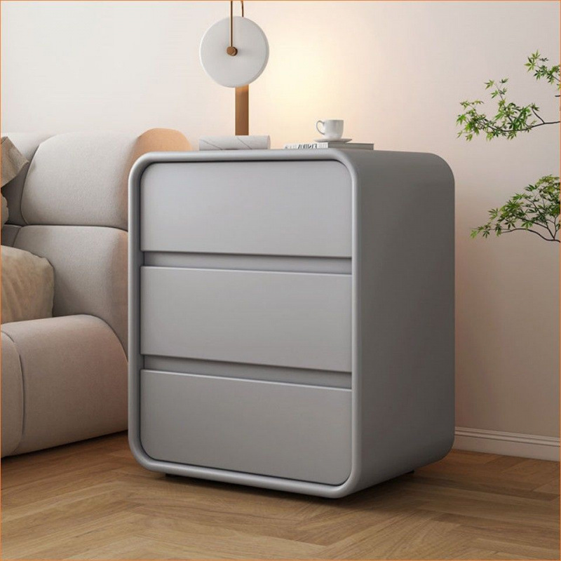 Mesa de cabecera moderna simple, viento de crema de madera sólida, almacenamiento ultra estrecho, nuevo almacenamiento de dormitorio de lujo ligero de tres pisos para el hogar junto a la cama