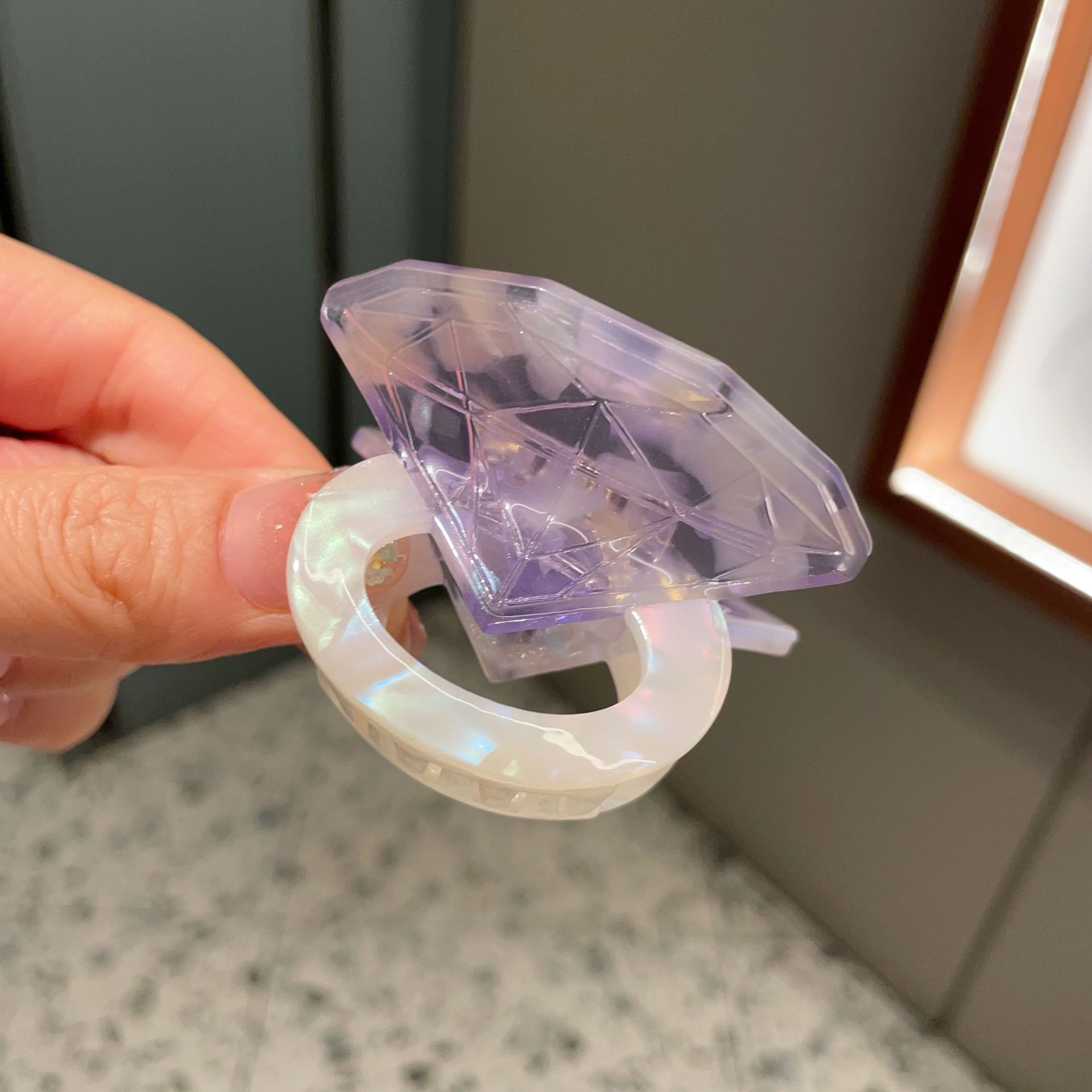 Acetic Acid Diamond Grab Hair Clip Colorful Hair Clip Grab Clip Niche Hair Accessories Vintage Simple French Style Hair Shark Clip for Women