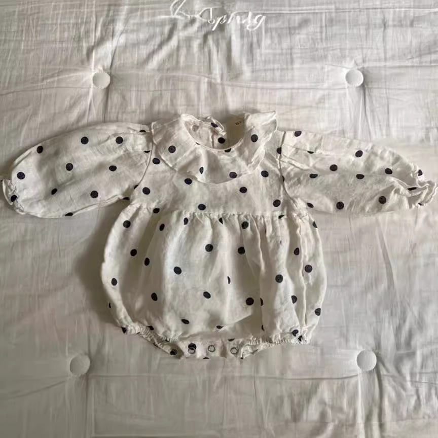 Ropa de bebé primavera y verano 2024 nuevos productos de ropa infantil coreana de niñas onduladas abrigo