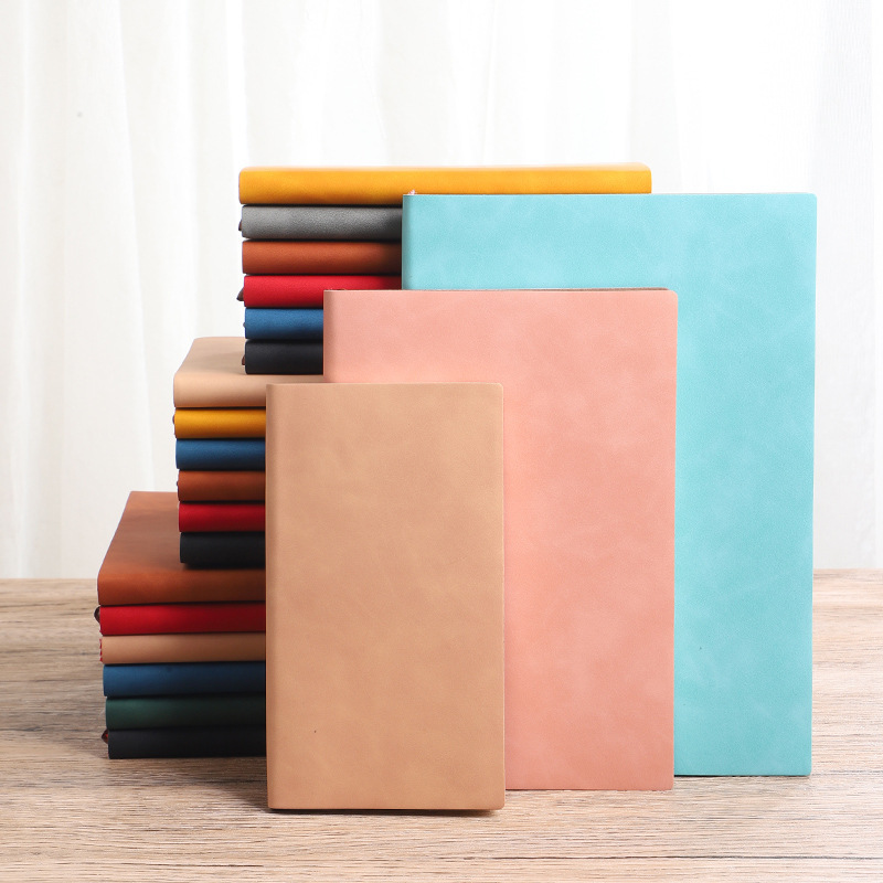 Fábrica al por mayor A5 diario de estudiantes transcripción suave simple cuaderno de negocios puede personalizar el cuaderno de notas LOGO