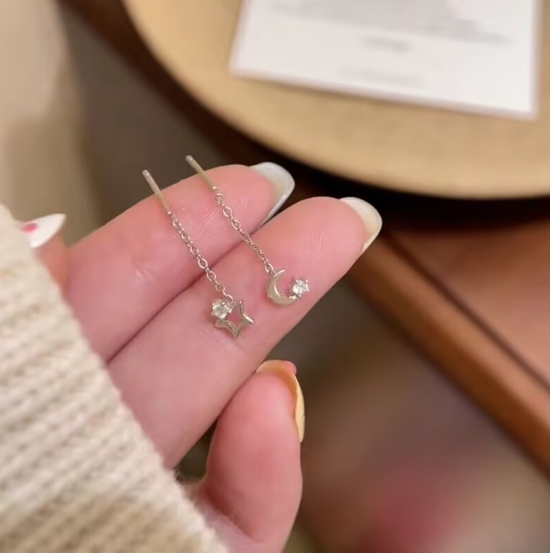 Light Luxury Rhinestone Star and Moon Earrings for Women, Niche Design, Ear-Friendly Earrings, Elegant, Light Luxury, Versatile Asymmetrical Earrings