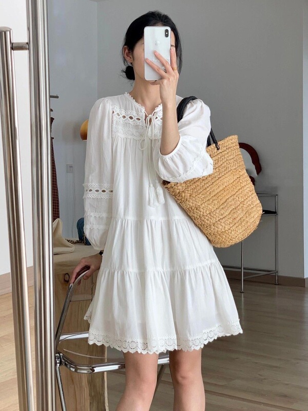 White Lace Patchwork Vacation Dress for Women, New Summer Style, Suitable for Traveling and Taking Photos in Yunnan and Xinjiang Grasslands White Lace Patchwork Vacation Dress for Women, New Summer Style, Suitable for Traveling and Taking Photos in Yunnan and Xinjiang Grasslands