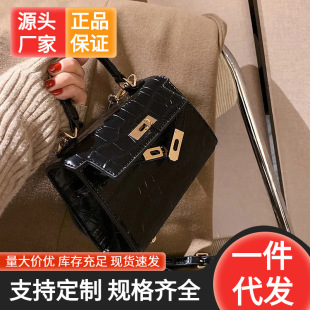 ���l����Ů2024�¿�б����ﶬ����С���p������P����nϵС���