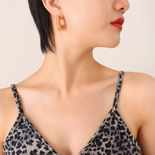 韩国几何型柳钉东大门女式C形镂空扇贝耳环复古款黄铜材质耳饰品