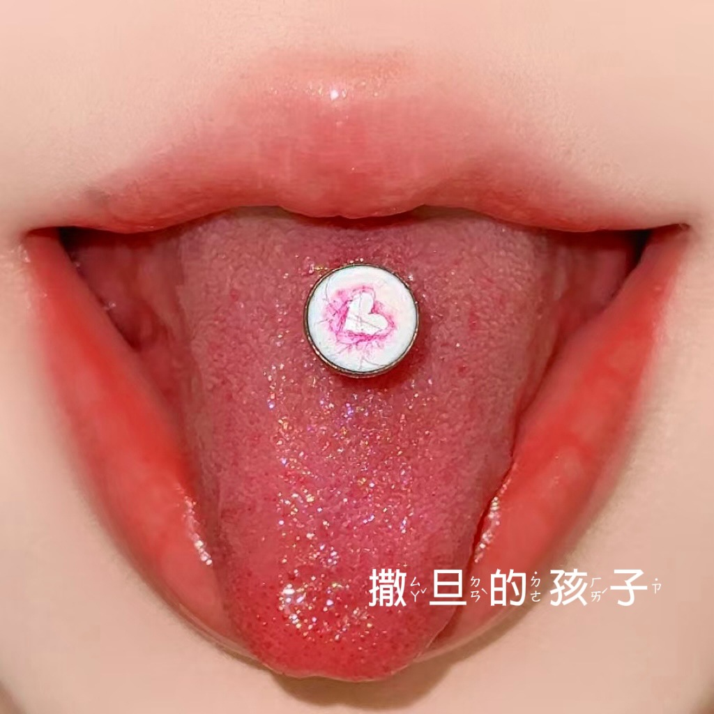 Silver pointed spike labret stud material detail