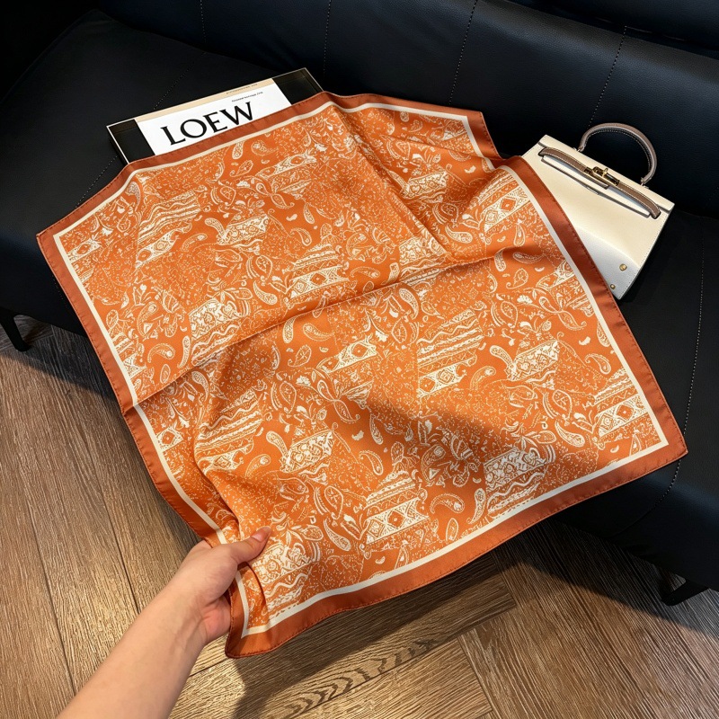 Colección 70*70 nuevo estilo bufanda de seda azul sensación de alta calidad imitación bufanda cuadrada de seda moda todo-fósforo bolsa atada bufanda de pelo