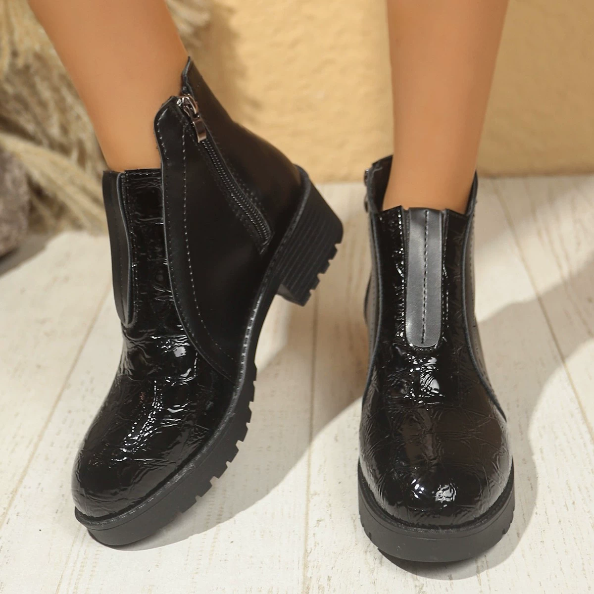 Европейская и американская внешняя торговля осень и зима новые яркие сапоги Martin толстая подошва толстые каблуки боковые молнии большие размеры удобные белые модные сапоги для женщин