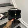 磨砂逛街复古个性斜挎包