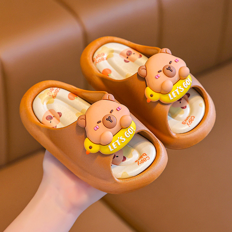 2025 nuevas zapatillas infantiles niñas de verano interior antideslizante de fondo suave para los niños en el exterior usar lindas zapatillas rojas en línea