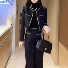 Yujie Xiaoxiangfeng スーツ女性のための 2025 秋の新しいファッションデザインショートジャケットワイドレッグパンツ 2 点セット