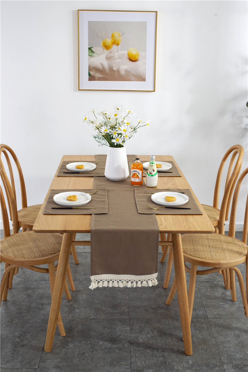 Tovaglia/runner da tavola rettangolare impermeabile, moderna e minimalista, tinta unita, in poliestere con nappe, direttamente da_voghion.com