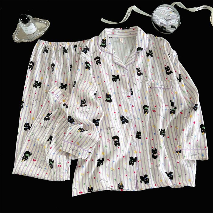 Pijamas al por mayor transfronterizos mujeres primavera y otoño manga larga set de algodón nublado lindos dibujos animados cardigans de alto nivel con solapa ropa para el hogar