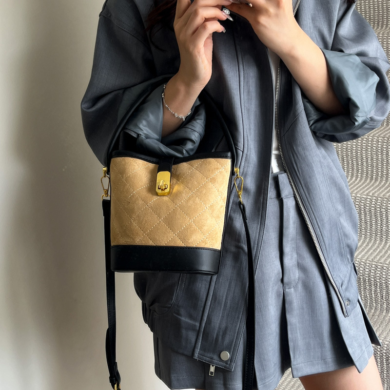 Bolsos de mujer transfronterizos bolsos de mano populares mujeres 2025 nuevo bolso de cubo de moda bolso de hombro universal bolso coreano