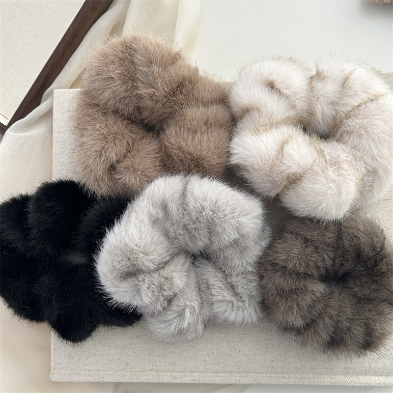 Dolce e morbido peluche di alta qualità con intestino crasso, testa a forma di palla, semplice copricapo da donna, elastico, resistente, accessori per capelli_voghion.com