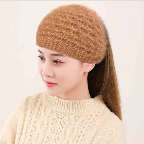 Women's Autumn/Winter Warm Knit Headband with Squirrel Fleece Hair Accessory, Soft Wool Thread Ear Protection, White Hair Hat, Knitted Cap