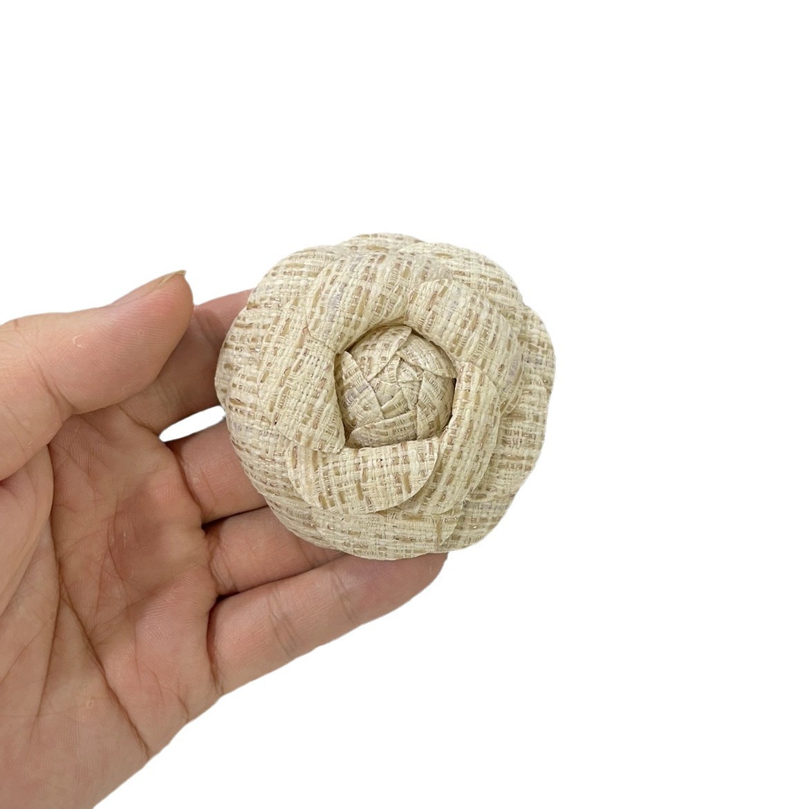 직경 6.8CM 하이 엔드 작은 향기로운 꽃 거친 꽃 나일론 모양의 꽃 동백 보석 코사지와 브로치