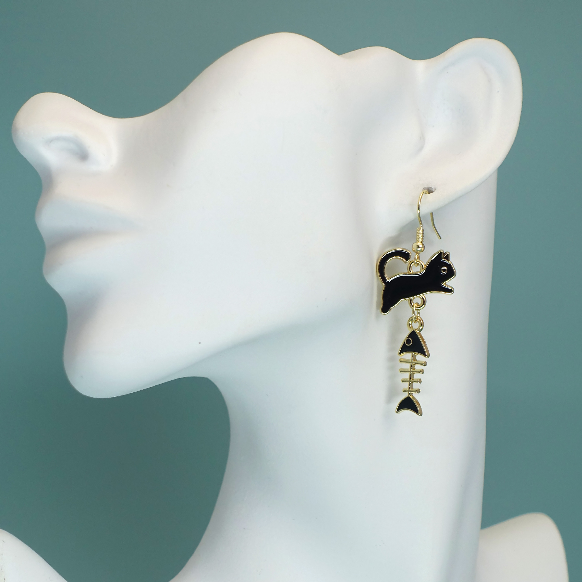 Holiday, Daily Occasion 1 Pair Cute Streetwear Cat Fish Bone Enamel Alloy 14K Gold Plated Drop Earrings