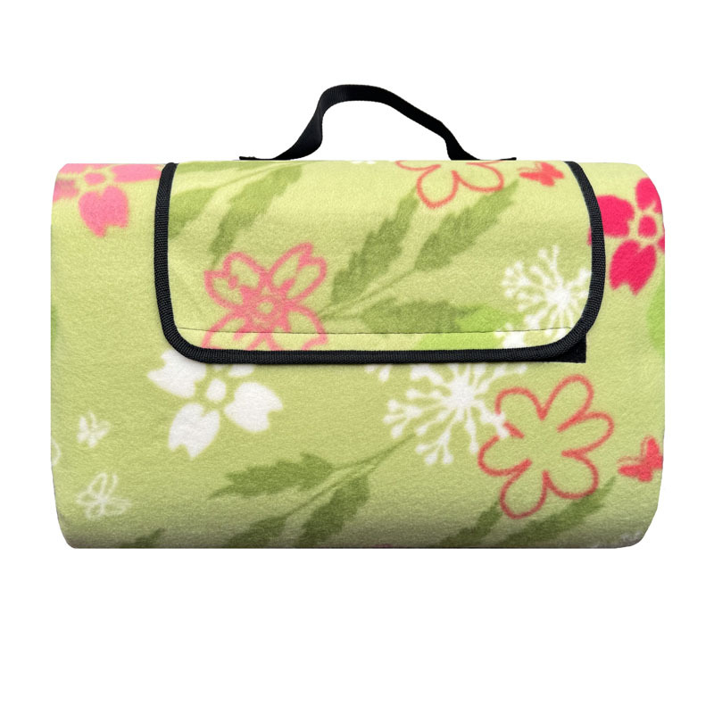 녹색 잔디의 꽃