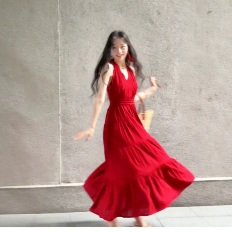Beach Vacation Halter Neck Strapless Early Summer Exquisite Dress New Women's Sleeveless Waist-Cinching Large Hem Beach Long Dress Beach Vacation Halter Neck Strapless Early Summer Exquisite Dress New Women's Sleeveless Waist-Cinching Large Hem Beach Long Dress