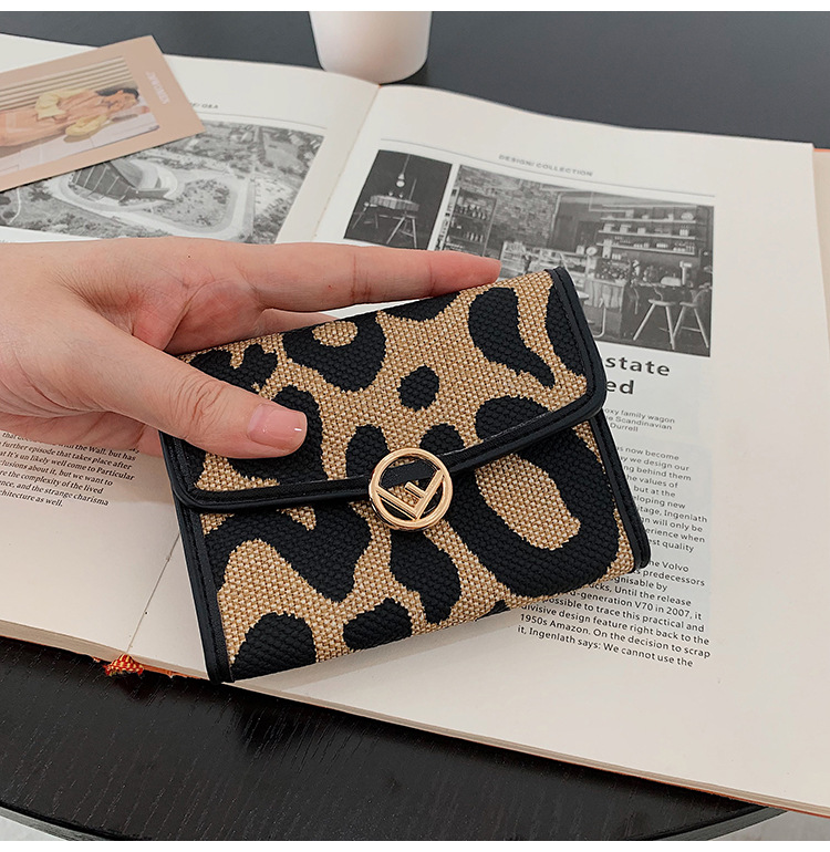 Leopard Print Retro Wallet Female Short New Printed Coin Purse Multi-card Card Bag Wholesale display picture 4
