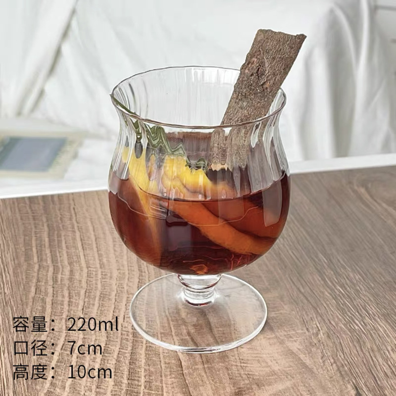 Diseño sensación de vidrio de ventana ondulado tazas de pie alto nicho francés tazas de vino caliente tazas de vino dulce tazas de vino