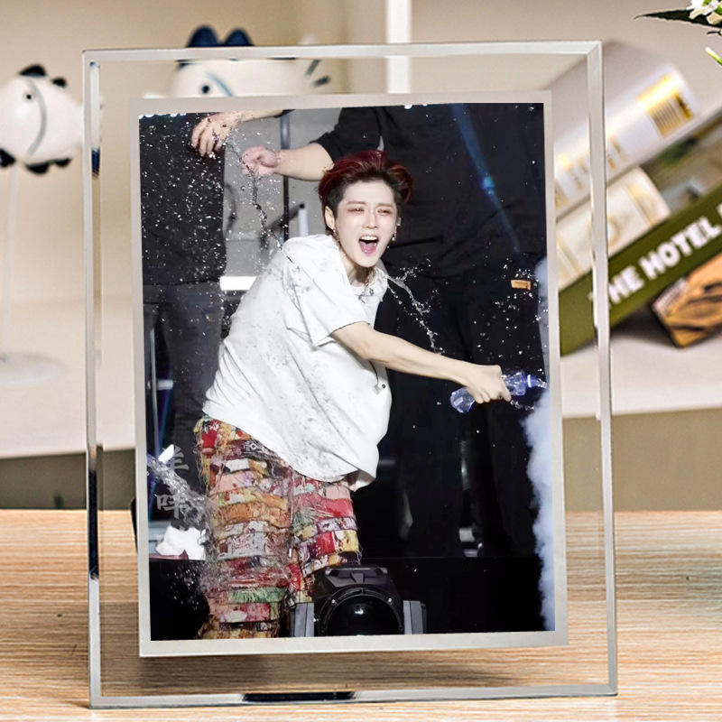 LUHAN Photo Frame Picture diy Making Gapday Music Festival Surrounding Star Film Table Decoration LUHAN Photo Frame Picture diy Making Gapday Music Festival Surrounding Star Film Table Decoration