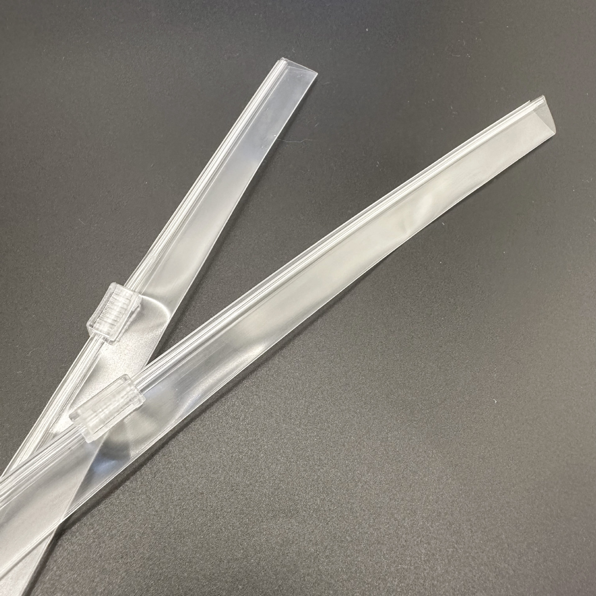 PVC夹式拉链文件袋服装袋自封袋拉头透明防水