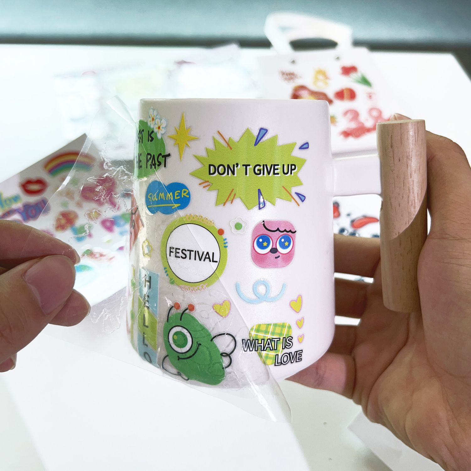 DIY定购杯贴UV转印贴防水卡通彩色可爱风节日贴纸异形图案不干胶
