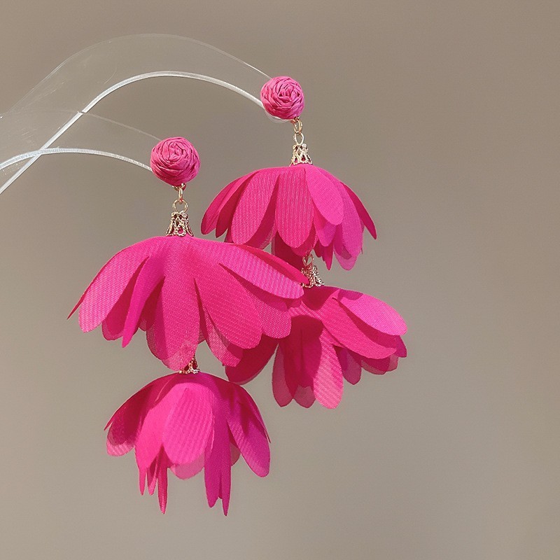 Aguja de plata flor rosa borla estilo vacaciones pendientes verano dulces y exquisitos pendientes pequeños pendientes de diseño fresco mujeres