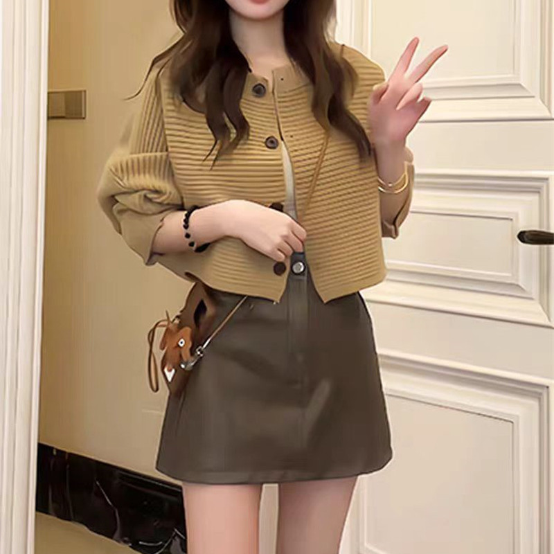 2025 Cardigan de punto de mujer nueva ropa de estilo perezoso cuello redondo manga de murciélago suelta multifacé cautiverio invierno chaqueta mujer image 4