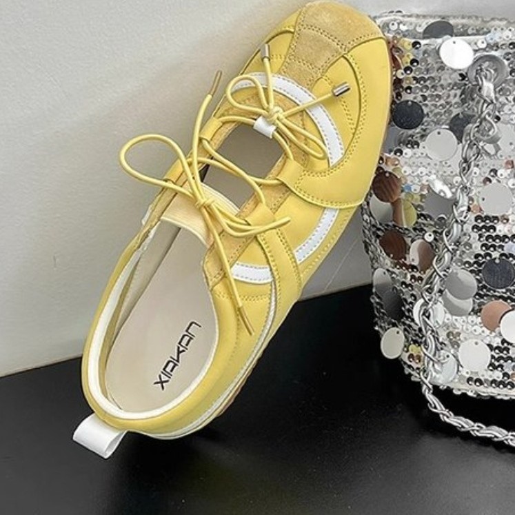 Silver Mary Jane Ballet Flats With Soft Sole For Extra Comfort_voghion.com