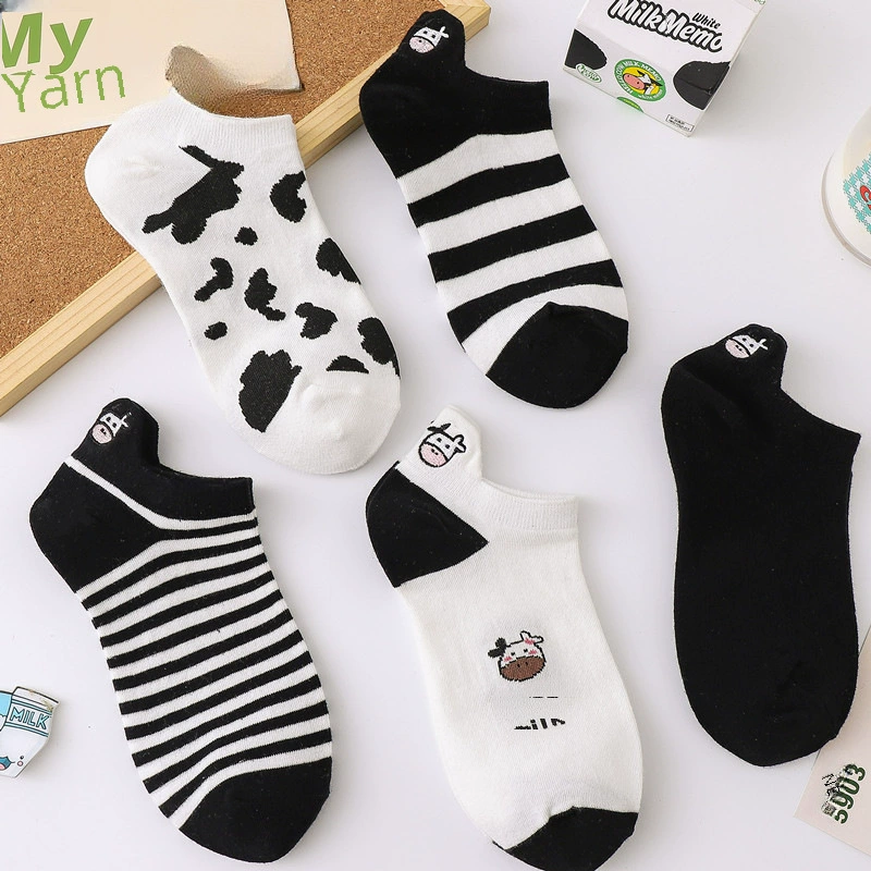 Cute Japanese cartoon knee socks for elementary school students, 2021 collection, with embroidery