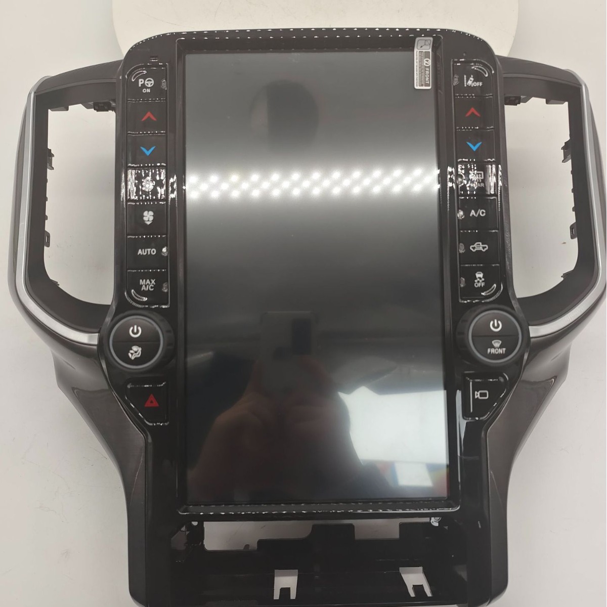 Applicable RAM 2022- 13.6 inch vertical screen high-definition wireless Car Play image Android smart car navigation