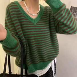 可甜服饰推荐冬季女士加厚V领条纹毛衣外穿内搭秋冬打底针织衫