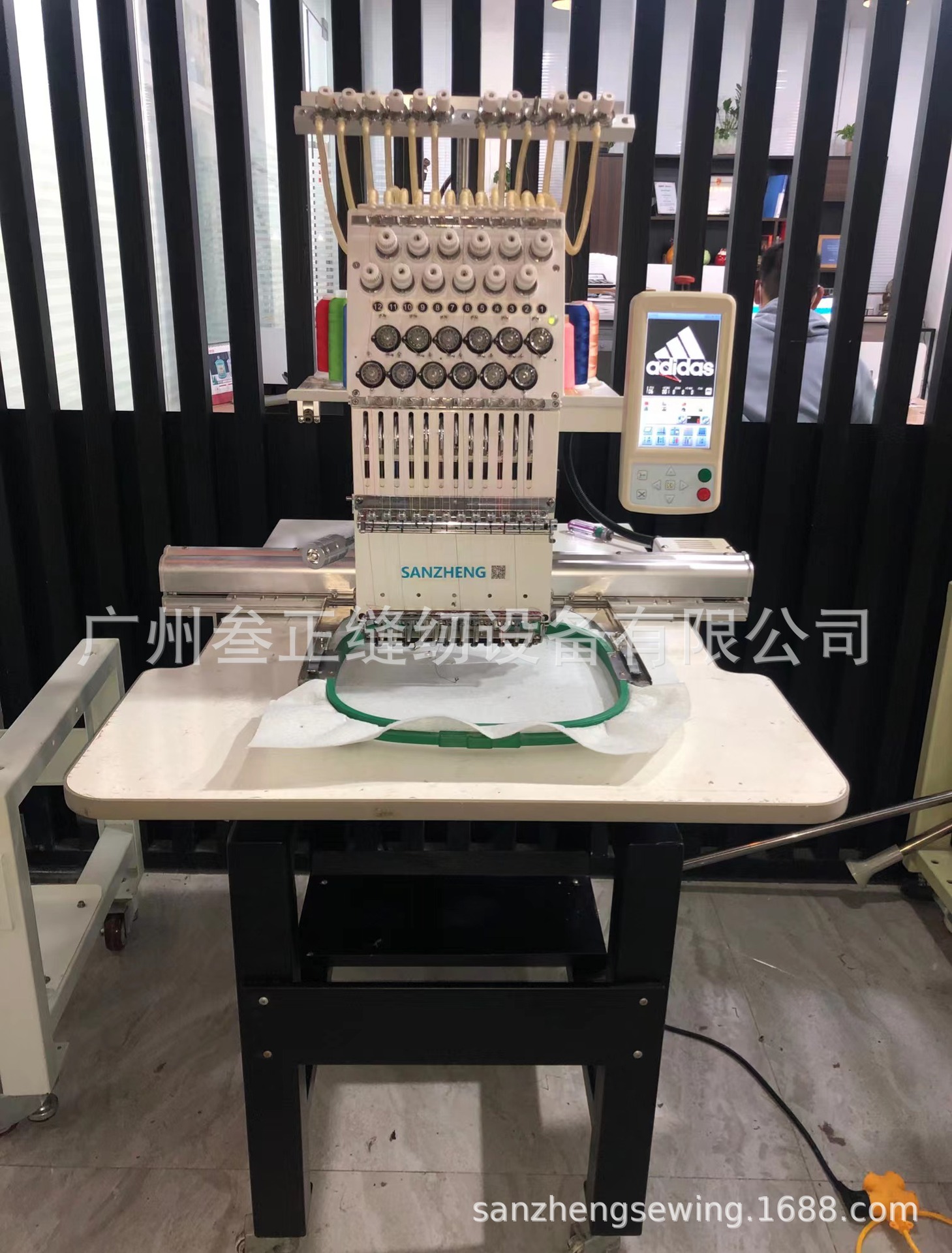 供应国产二手叁正牌1201电脑绣花机商用刺绣机服装性行业用品