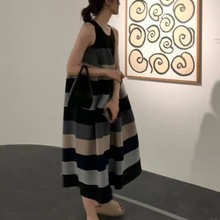 高级感巨好看法式漂亮气质休闲宽松显瘦设计感拼色背心连衣裙女夏