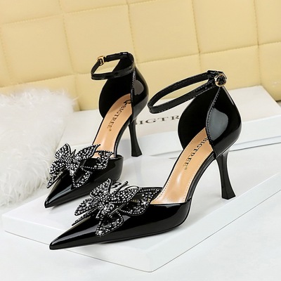 8323-H22 European and American Style Fashion Banquet Hollow High Heels Lacquer Leather Shallow Mouth Pointed Rhinestone 